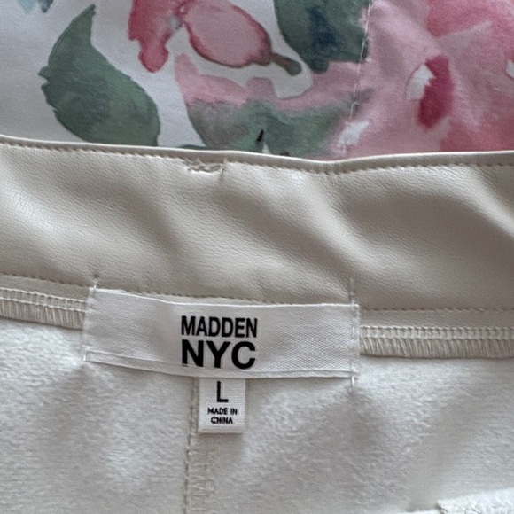 Madden NYC Vegan Leather Winter White Mini Skirt Size L - Picture 3 of 8